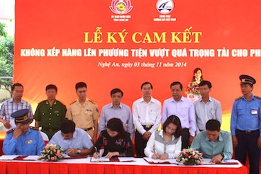 Doanh nghiệp ký cam kết không chở quá tải trọng cho phép