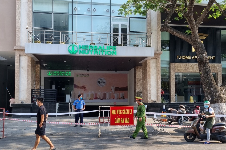 Bệnh nhân Covid-19 ghé qua, cả chung cư ở Đà Nẵng bị phong tỏa - 3 Bệnh nhân Covid-19 ghé qua, cả chung cư ở Đà Nẵng bị phong tỏa - 3