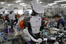 Tương lai, robot sẽ thay thế hoàn toàn người lao động?