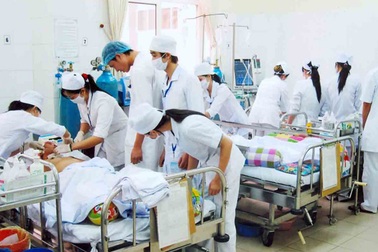 Loạn đào tạo y dược: 27 điểm vẫn trượt, 15 điểm lại vào!