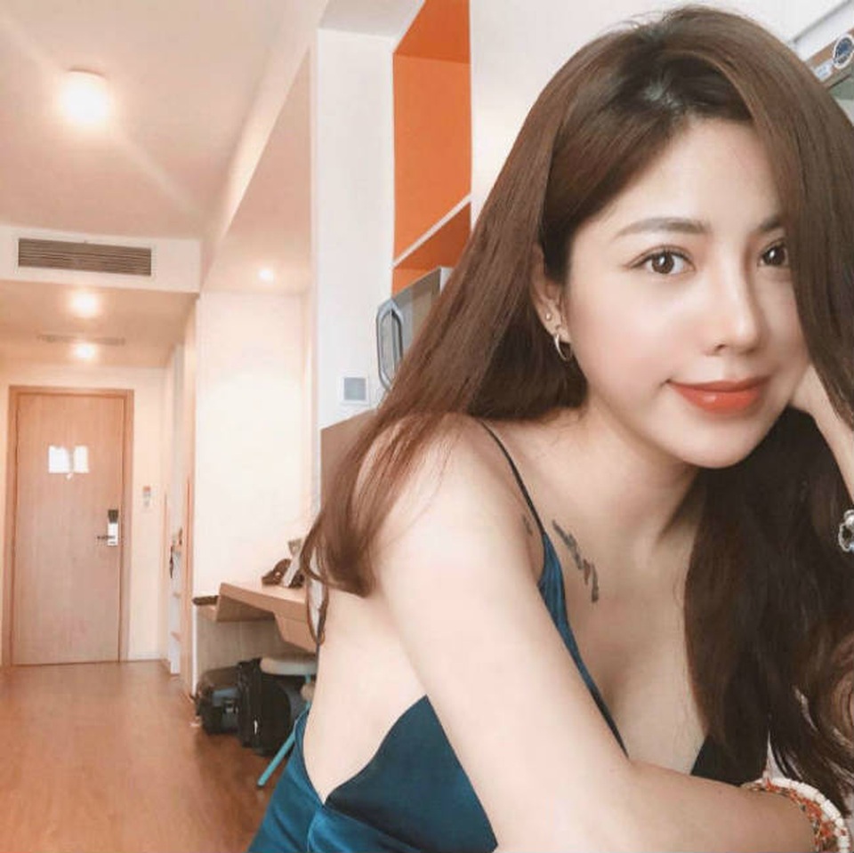 Rời buồng lái, các nữ phi công đẹp nhất Việt Nam ăn vận khoe đường cong - 4