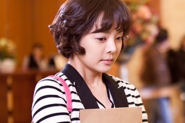 Hình ảnh “nóng” về bà nội trợ Chae Rim