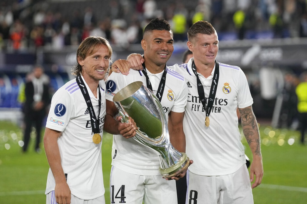 Khó chiêu mộ Rabiot, Man Utd tính mua Casemiro - 2 Khó chiêu mộ Rabiot, Man Utd tính mua Casemiro - 2