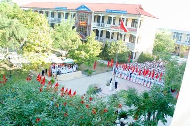 1 trường THPT có đến... 4 Phó Hiệu trưởng vì lý do bất khả kháng