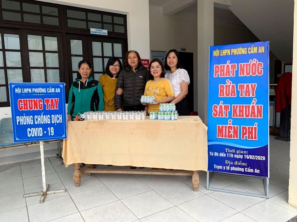 Vận động gây quỹ giúp phụ nữ nghèo từ rác thải phế liệu - 4 Vận động gây quỹ giúp phụ nữ nghèo từ rác thải phế liệu - 4