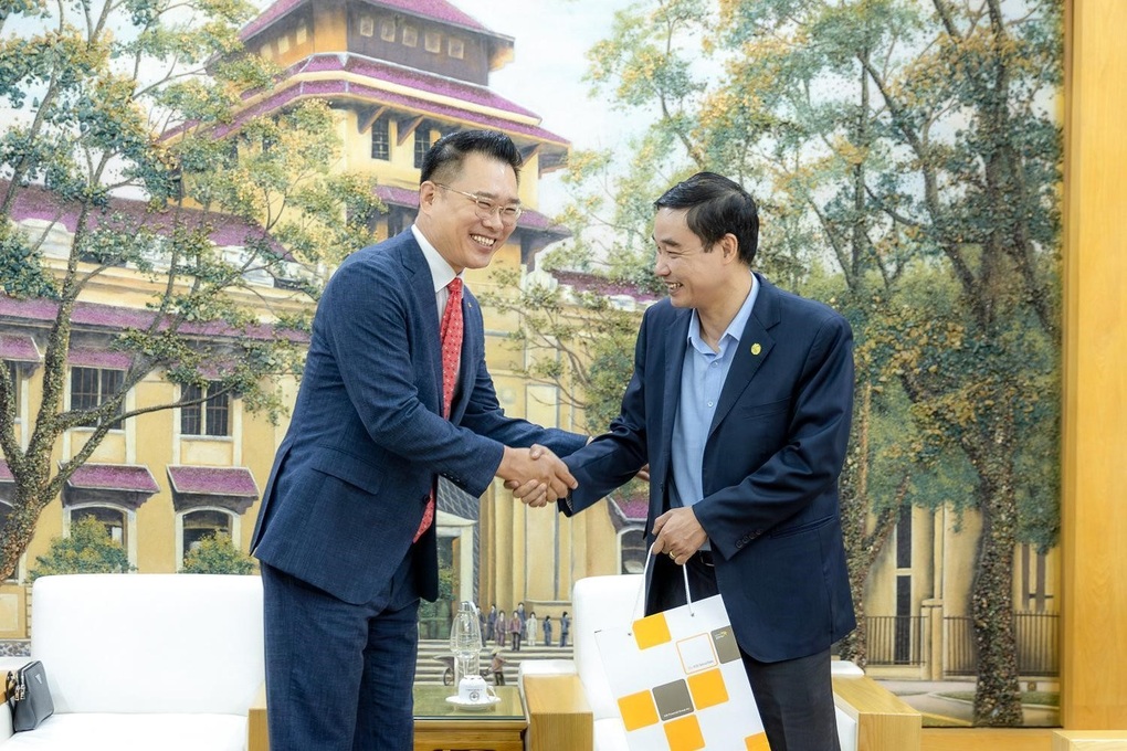 Chứng khoán KB Việt Nam tiếp tục trao tặng 1 tỷ đồng học bổng cho sinh viên - 3 Chứng khoán KB Việt Nam tiếp tục trao tặng 1 tỷ đồng học bổng cho sinh viên - 3