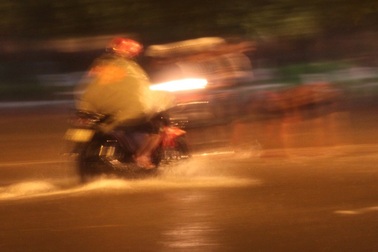 Bình Định - Phú Yên bắt đầu có mưa, gió giật mạnh