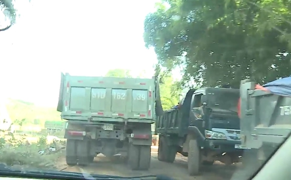 Xử phạt 8.000 xe ben, xe tải vi phạm luật, tổng cộng 15 tỷ đồng - 2