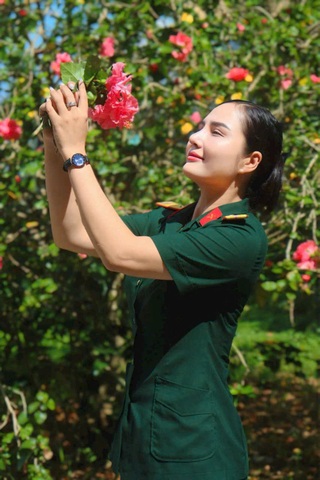 Nữ Thiếu tá có giọng đọc "chạm trái tim" ở A80: Xinh như hoa hậu, cao 1,7m - 3
