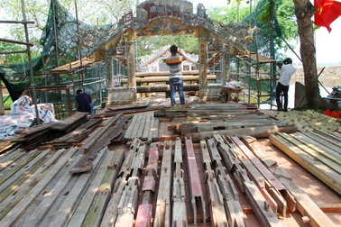 Hạ giải cây cầu ngói độc đáo ở Việt Nam