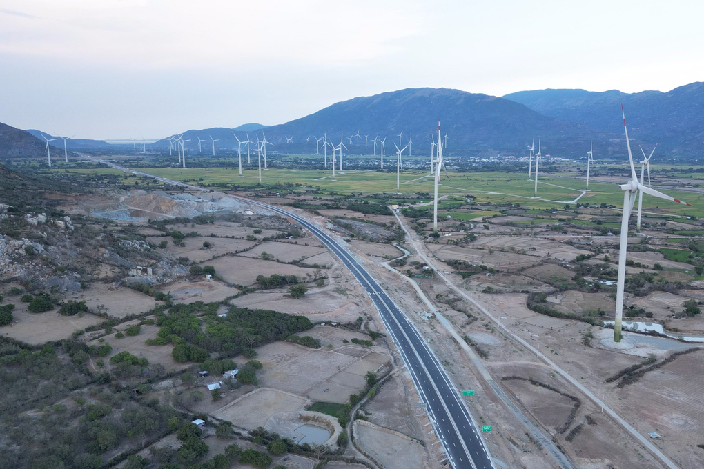 Cao tốc Cam Lâm - Vĩnh Hảo vận hành từ ngày 28/4 - 1