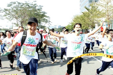 Đi bộ đồng hành - tấm lòng qua những bước chân