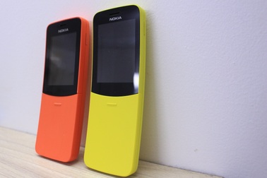 Nokia 8110 4G: Đâu là hàng thật và hàng giả?