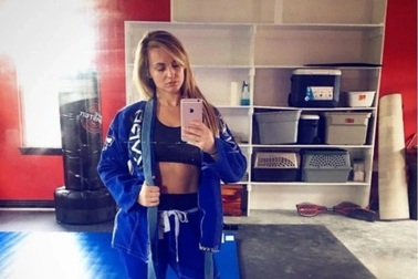 Những "nữ chiến binh" xinh đẹp bốc lửa của thể thao thế giới