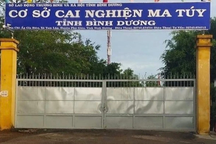 9 học viên trốn khỏi cơ sở cai nghiện, một người đi cướp điện thoại