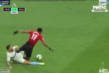 Cú đúp từ chấm 11m của Pogba