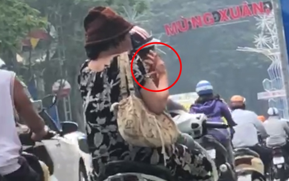 Nữ quái dựng chuyện tai nạn kinh hoàng để lấy tài sản của người già - 1 Nữ quái dựng chuyện tai nạn kinh hoàng để lấy tài sản của người già - 1