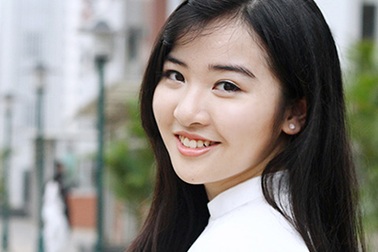 Nữ sinh chuyên Ams xinh đẹp, học giỏi, được tuyển vào ĐH top 50 thế giới