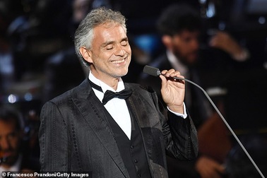 Danh ca Andrea Bocelli biểu diễn trực tuyến từ nhà thờ chính tòa Milan