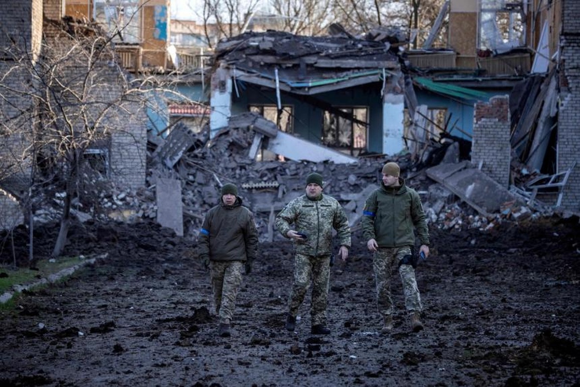 Tổng thống Ukraine: Donbass bị phá hủy hoàn toàn - 1 Tổng thống Ukraine: Donbass bị phá hủy hoàn toàn - 1