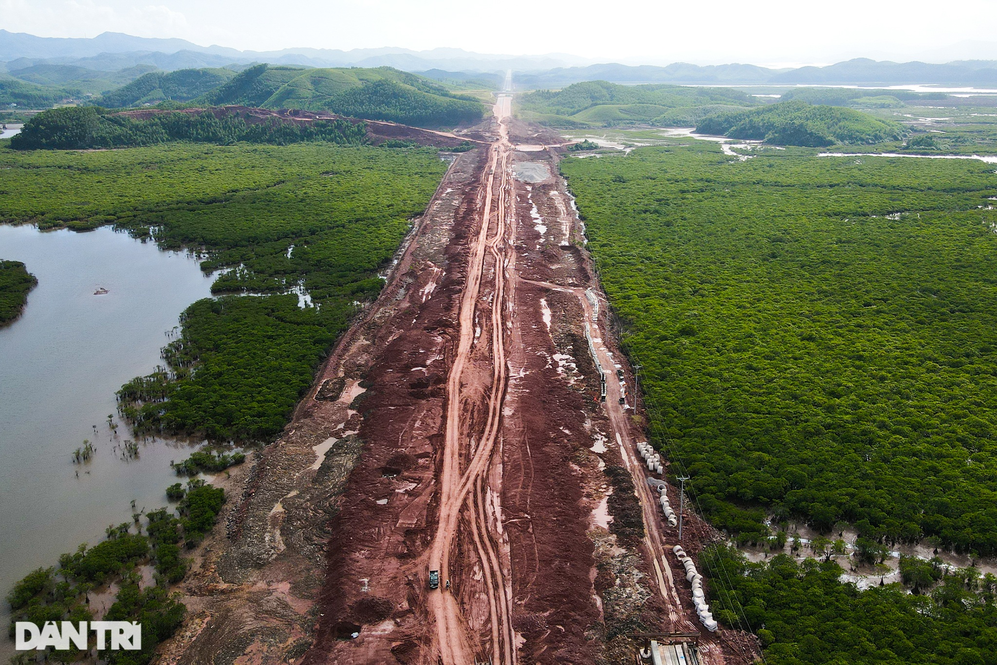 Quảng Ninh: Cầu trăm tỷ vượt biển Vân Đồn gấp rút hoàn thành dịp cuối năm - 1 Quảng Ninh: Cầu trăm tỷ vượt biển Vân Đồn gấp rút hoàn thành dịp cuối năm - 1