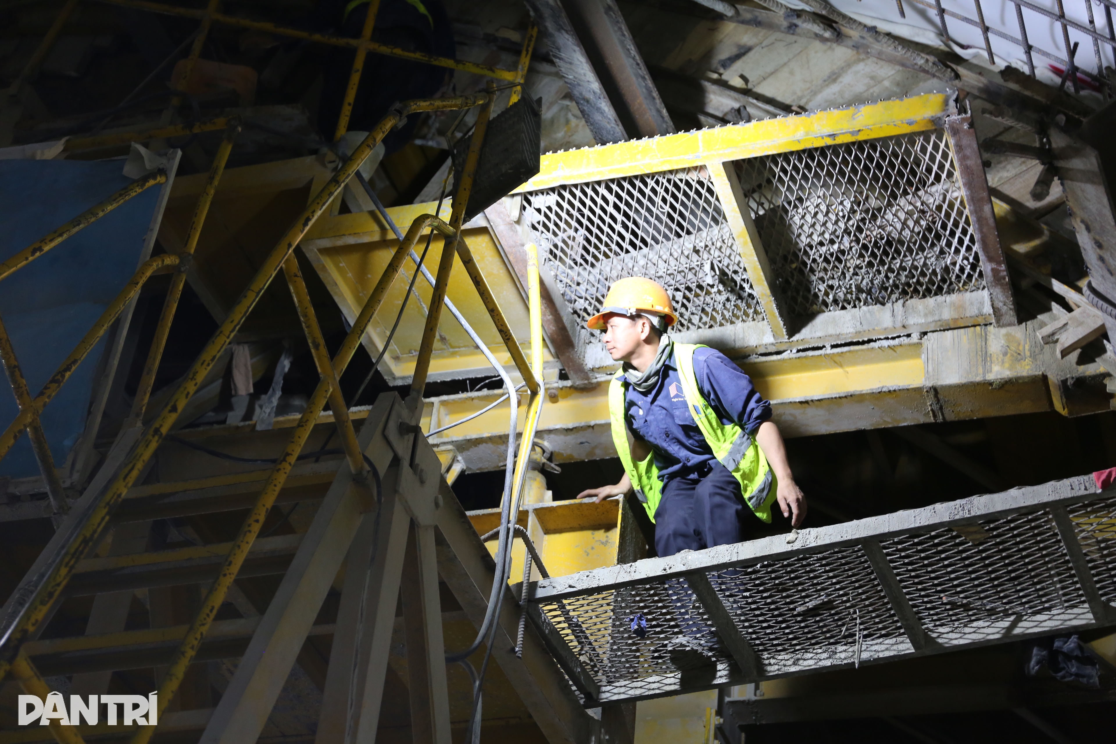 ធ្វើការកាត់ Tet នៅផ្លូវរូងភ្នំ Vung ផ្លូវល្បឿនលឿន Cam Lam - Vinh Hao ប្តេជ្ញាបញ្ចប់មុនម៉ោង ៥ Làm xuyên Tết ở hầm núi Vung, cao tốc Cam Lâm - Vĩnh Hảo quyết về đích sớm - 5