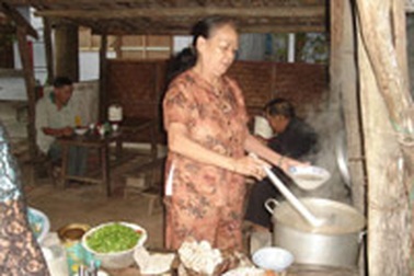 10 con vào ĐH từ gánh cháo của mẹ