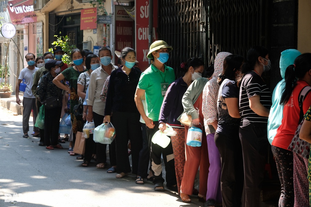 Suất cơm 0 đồng, tiếp thêm lửa cho những mảnh đời cơ cực - 5 Suất cơm 0 đồng, tiếp thêm lửa cho những mảnh đời cơ cực - 5