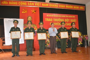 Thưởng nóng ban chuyên án phá đường dây ma túy lớn từ Lào về Việt Nam