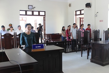 Vụ 12 giáo viên kiện phòng giáo dục: “Bản án quá bất công…chúng tôi sẽ kháng cáo!”