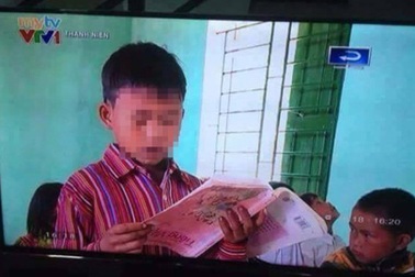 Truyền hình Thanh niên nhận sai sót về hình ảnh “học sinh cầm sách ngược”