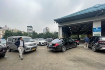 Nhân sự đăng kiểm bị khởi tố vẫn đi làm có đúng quy định?