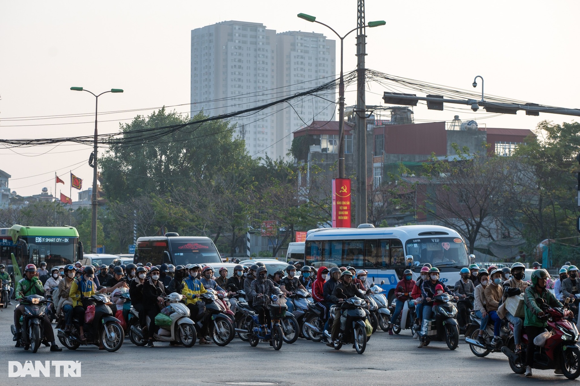 Kết thúc nghỉ Tết Dương lịch, ô tô ùn hơn 2km trên cao tốc Pháp Vân-Cầu Giẽ - 12 Kết thúc nghỉ Tết Dương lịch, ô tô ùn hơn 2km trên cao tốc Pháp Vân-Cầu Giẽ - 12