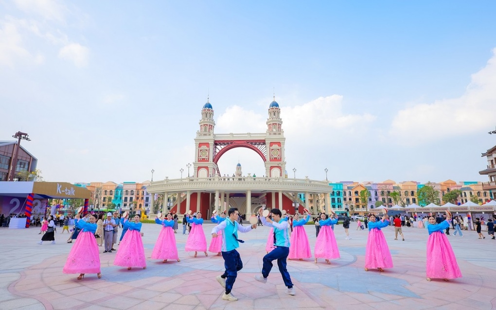 Hàng nghìn người hòa mình trong văn hóa Hàn Quốc tại lễ hội K-Day in K-Town - 4 Hàng nghìn người hòa mình trong văn hóa Hàn Quốc tại lễ hội K-Day in K-Town - 4