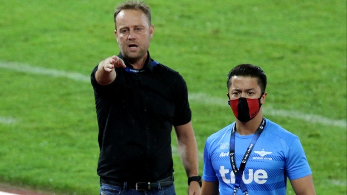 HLV Mano Polking tự tin đội tuyển Thái Lan sẽ đánh bại Myanmar - 1 HLV Mano Polking tự tin đội tuyển Thái Lan sẽ đánh bại Myanmar - 1