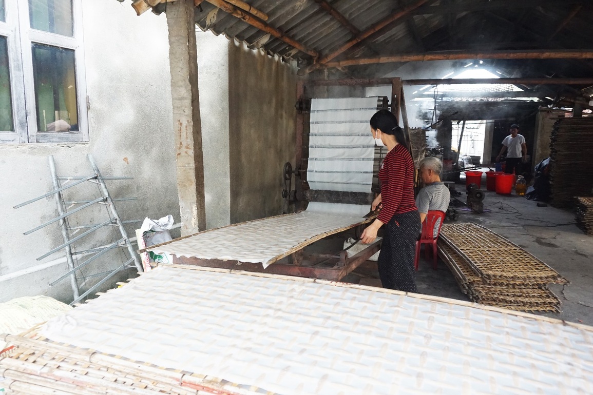 Bí quyết làm ra loại bánh đa ngon nức tiếng của ngôi làng triệu phú - 3 Bí quyết làm ra loại bánh đa ngon nức tiếng của ngôi làng triệu phú - 3