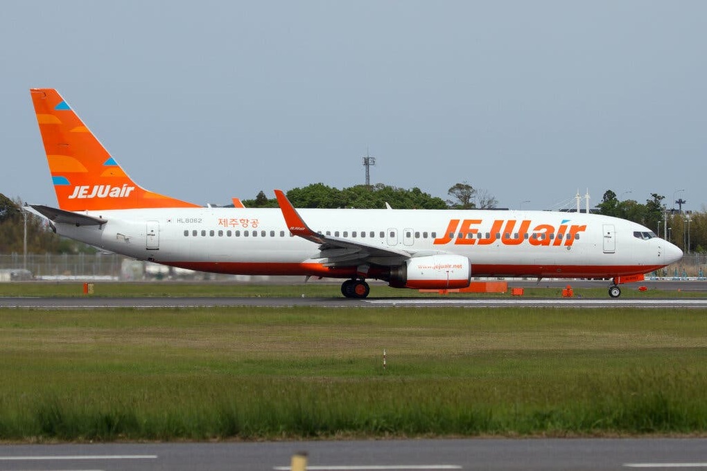 Thêm máy bay Jeju Air gặp sự cố, hạ cánh khẩn cấp  - 1