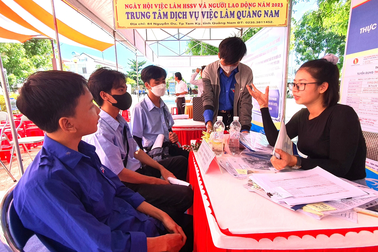 Lao động thất nghiệp nhiều, đặt hi vọng ở sàn giao dịch việc làm