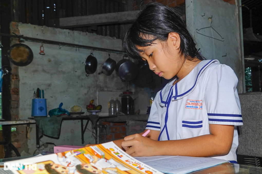 Người vợ nghèo cầu xin cứu chồng bị u não, giúp con nhỏ được đến trường - 5 Người vợ nghèo cầu xin cứu chồng bị u não, giúp con nhỏ được đến trường - 5