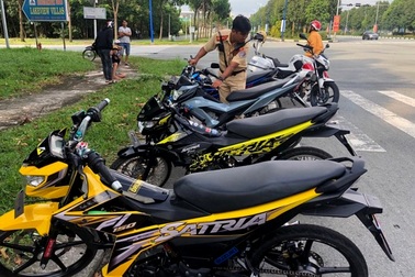 Vây bắt nhóm “quái xế” gây náo loạn đường phố