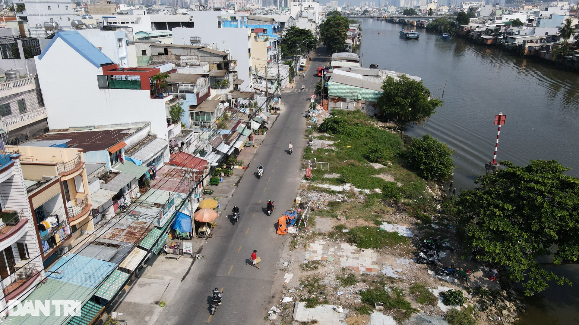Hơn 1.000 căn nhà chuẩn bị di dời để cải tạo bờ Bắc kênh Đôi - 11 Hơn 1.000 căn nhà chuẩn bị di dời để cải tạo bờ Bắc kênh Đôi - 11