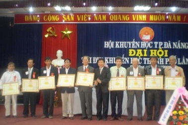 Khen thưởng 80 tập thể, cá nhân xuất sắc trong phong trào khuyến học