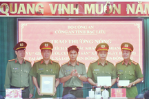 Thưởng "nóng" Ban chuyên án phá vụ giết tài xế xe ôm cướp tài sản