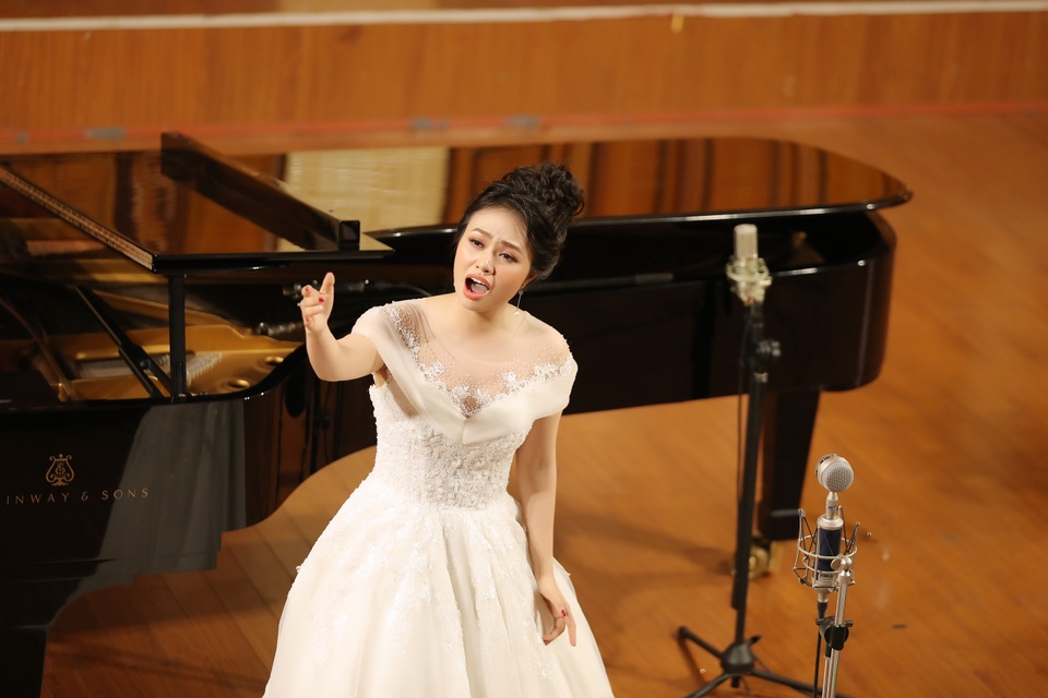 Sao mai Lương Hải Yến xuất sắc giành điểm 10 tốt nghiệp - 1 Sao mai Lương Hải Yến xuất sắc giành điểm 10 tốt nghiệp - 1