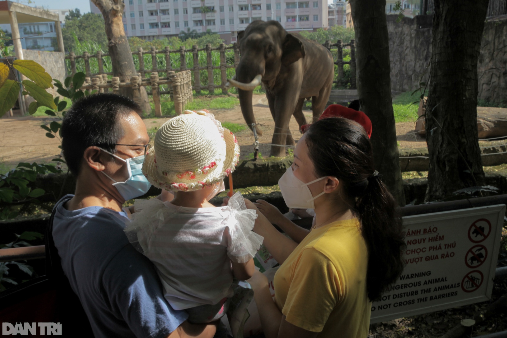 Người dân chen chân tham quan Thảo cầm viên Sài Gòn ngày cuối tuần - 9 Người dân chen chân tham quan Thảo cầm viên Sài Gòn ngày cuối tuần - 9