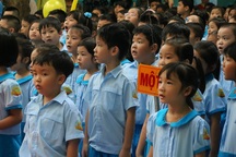 Vì đâu phụ huynh đành phải cho con học chữ trước khi vào lớp 1?