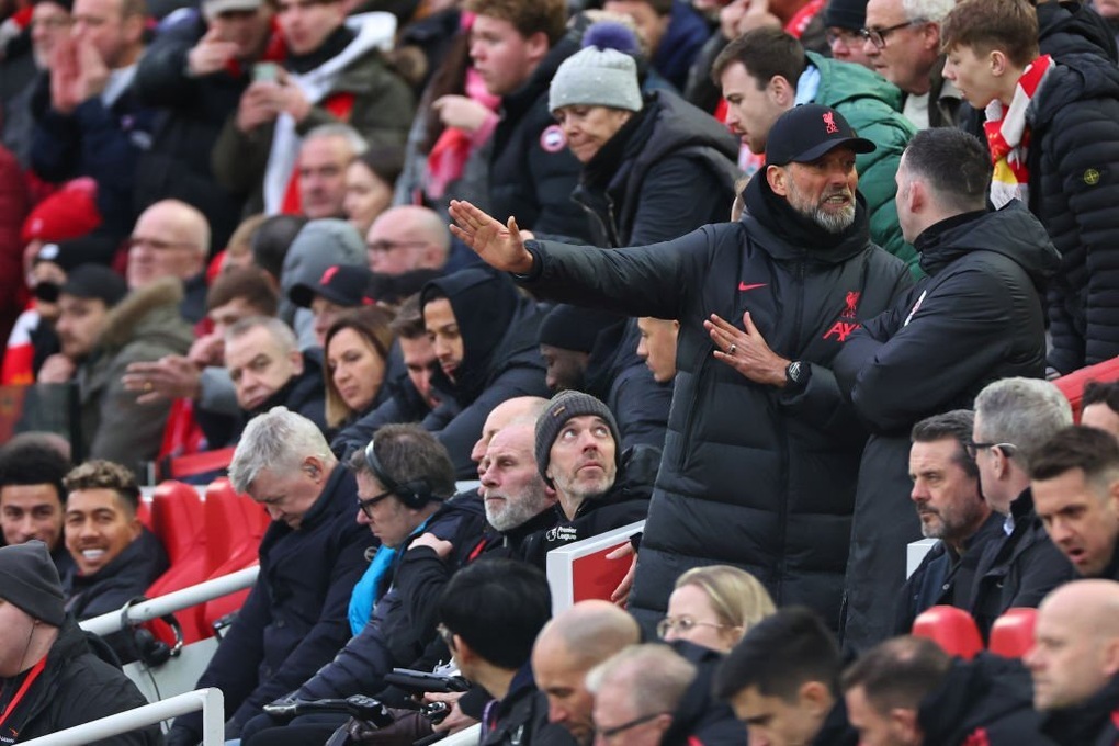 HLV Klopp: Chiến thắng trước Man Utd thật hoàn hảo - 2 HLV Klopp: Chiến thắng trước Man Utd thật hoàn hảo - 2