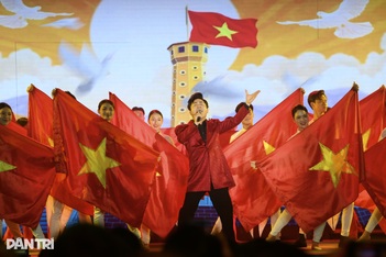 Tùng Dương, Võ Hạ Trâm hát mừng 80 năm thành lập Bộ Nội vụ