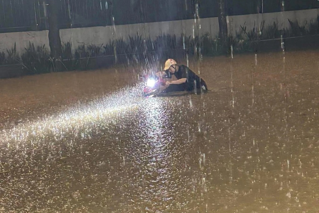 Nước dâng cao trong đêm, nhiều người dân Thái Nguyên lên mạng cầu cứu - 2