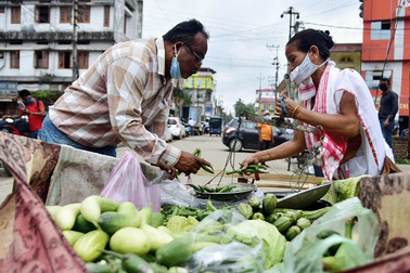 Ngỡ nghèo khó, người bán hàng rong gây sốc khi có khối tài sản lớn